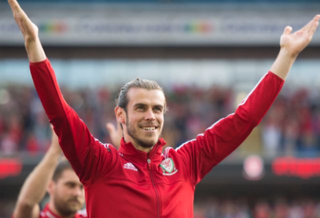 Wales end 2016 above England in FIFA Rankings