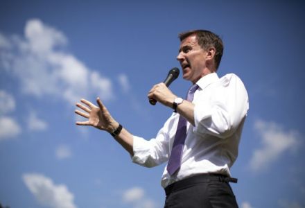 Fox hunting faux pas sees Hunt's odds for Tory leader lengthen