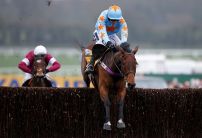 Sensational Un De Sceaux flies home in Ryanair Chase