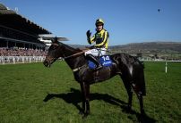 Willoughby Court beats Neon Wolf to win the Neptune