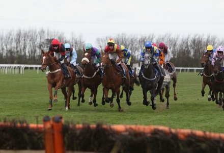 UK Horse Racing Tips: Huntingdon