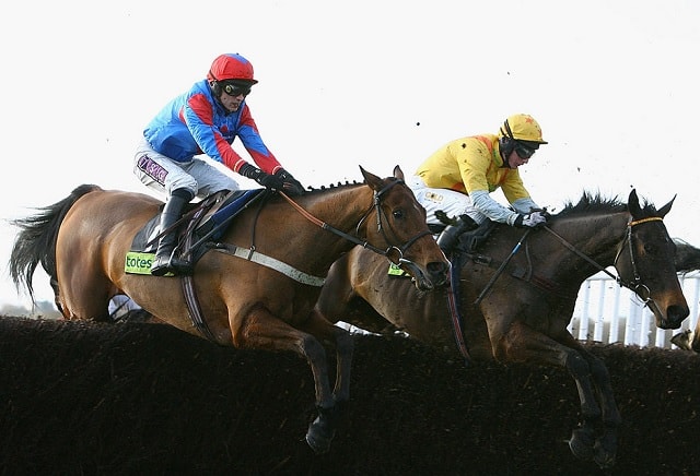 Andy Holding's Sunday Horse Racing Tips